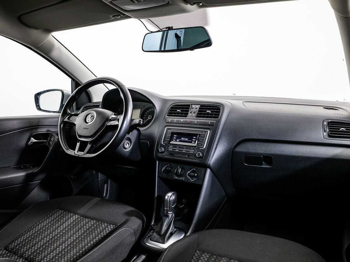 Volkswagen Polo с пробегом — 2016 год. Фото: #8