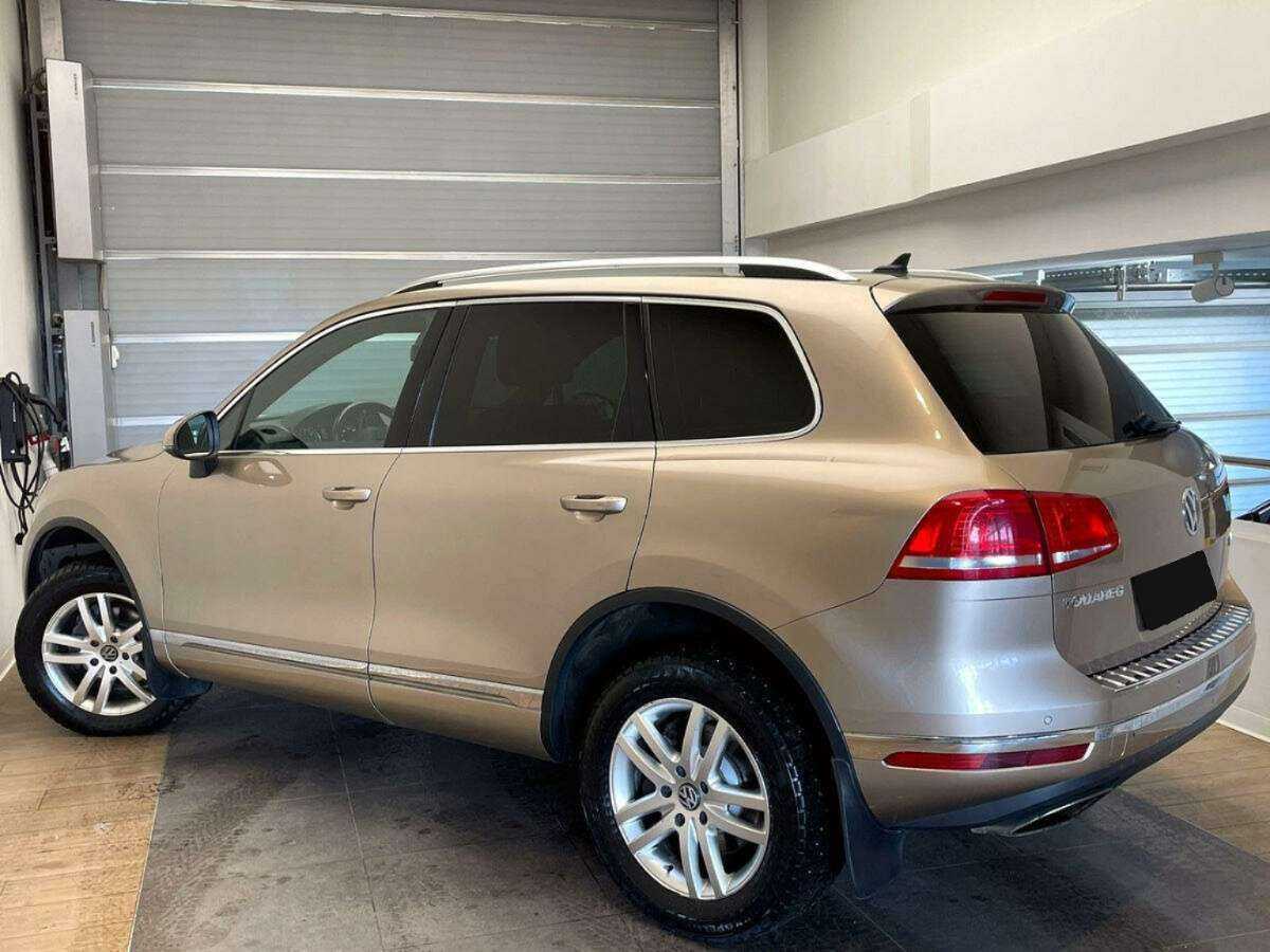 Volkswagen Touareg с пробегом — 2015 год. Фото: #4