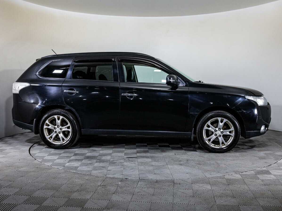 Mitsubishi Outlander с пробегом — 2012 год. Фото: #3
