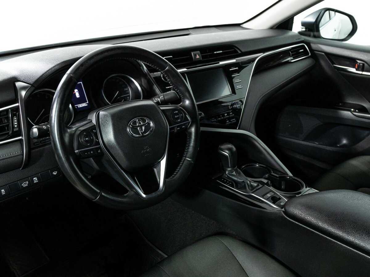 Toyota Camry с пробегом — 2019 год. Фото: #10