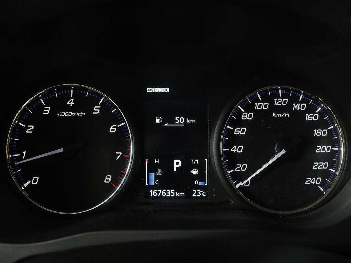 Mitsubishi Outlander с пробегом — 2012 год. Фото: #10
