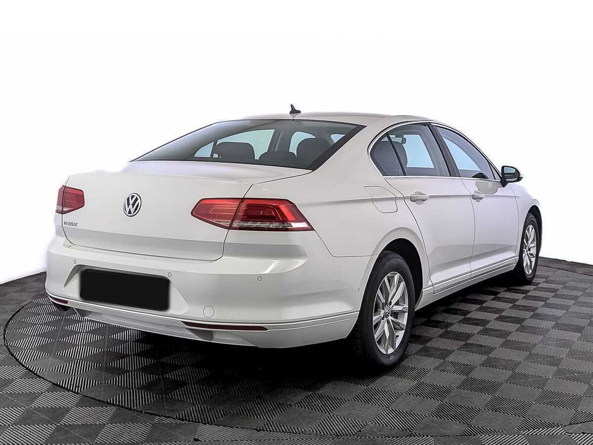 Volkswagen Passat с пробегом — 2019 год. Фото: #4