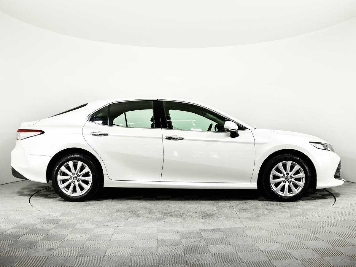 Toyota Camry с пробегом — 2020 год. Фото: #3