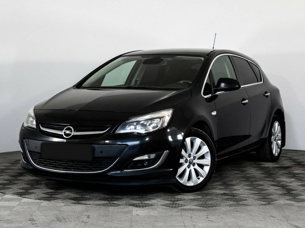 Opel Astra с пробегом — 2012 год. Фото: #0