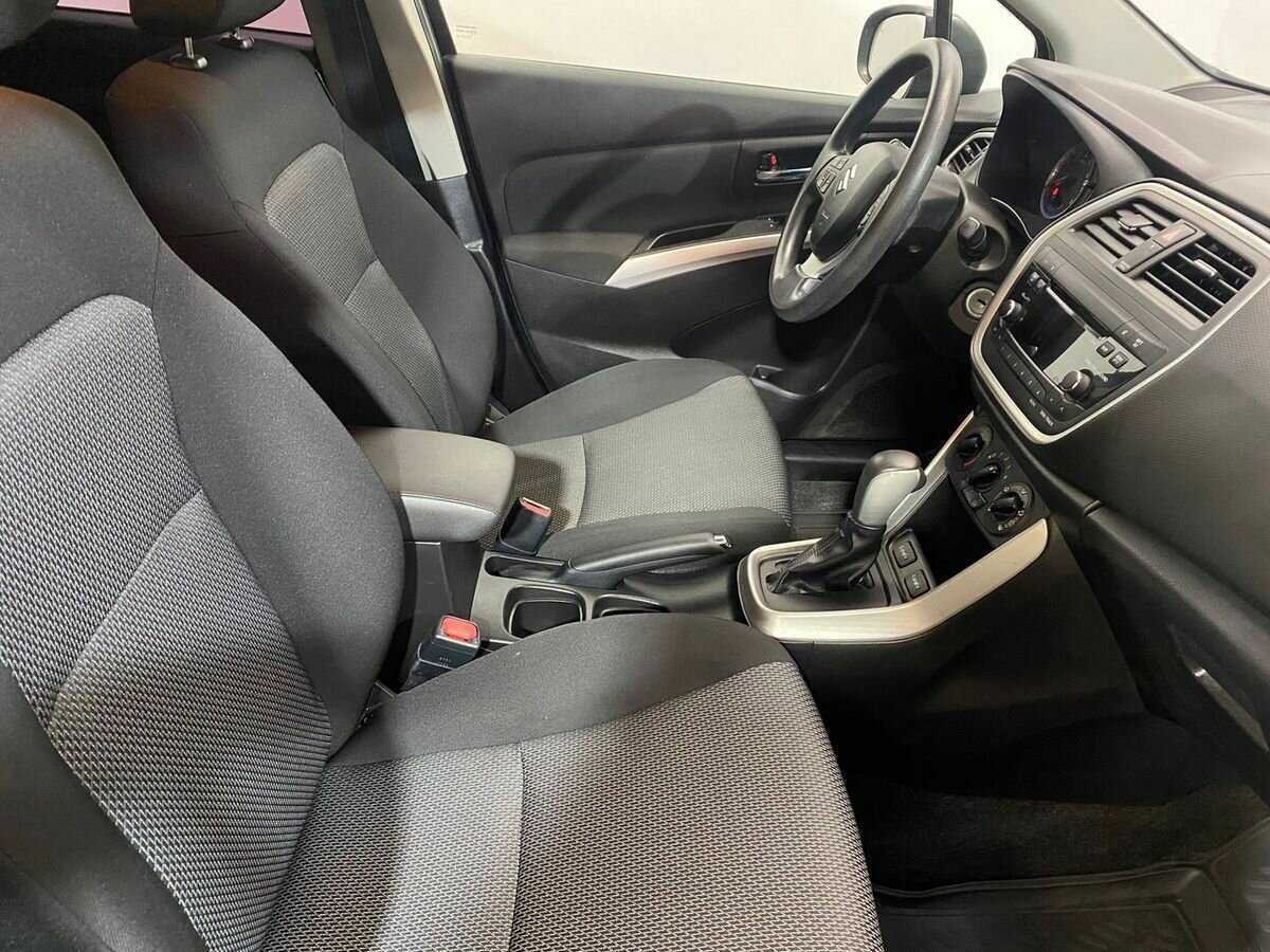 Suzuki SX4 с пробегом — 2014 год. Фото: #9