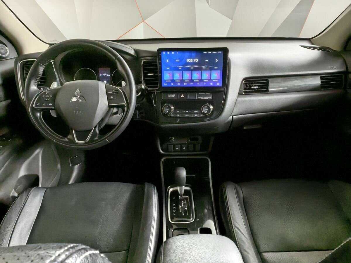 Mitsubishi Outlander с пробегом — 2017 год. Фото: #9