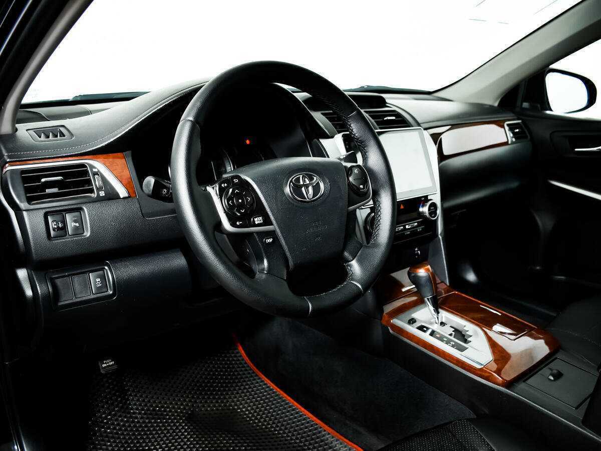 Toyota Camry с пробегом — 2013 год. Фото: #12
