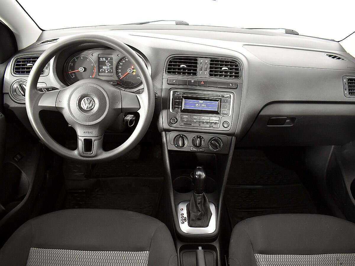 Volkswagen Polo с пробегом — 2014 год. Фото: #7