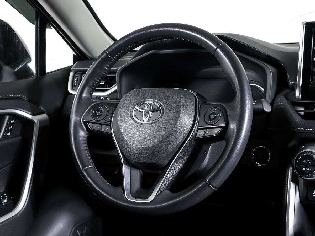 Toyota RAV4 с пробегом — 2019 год. Фото: #14