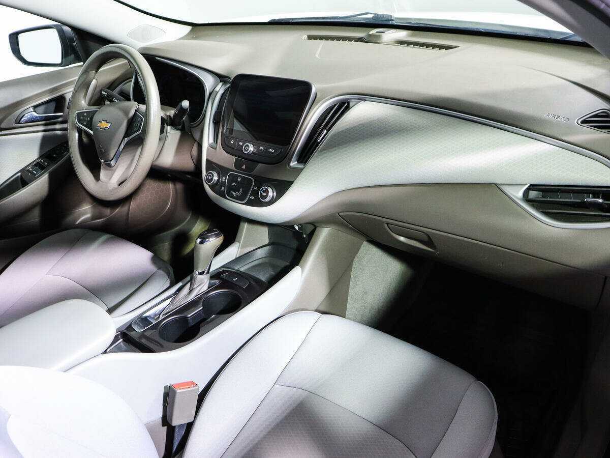 Chevrolet Malibu с пробегом — 2019 год. Фото: #8