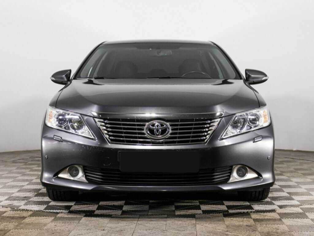 Toyota Camry с пробегом — 2012 год. Фото: #1