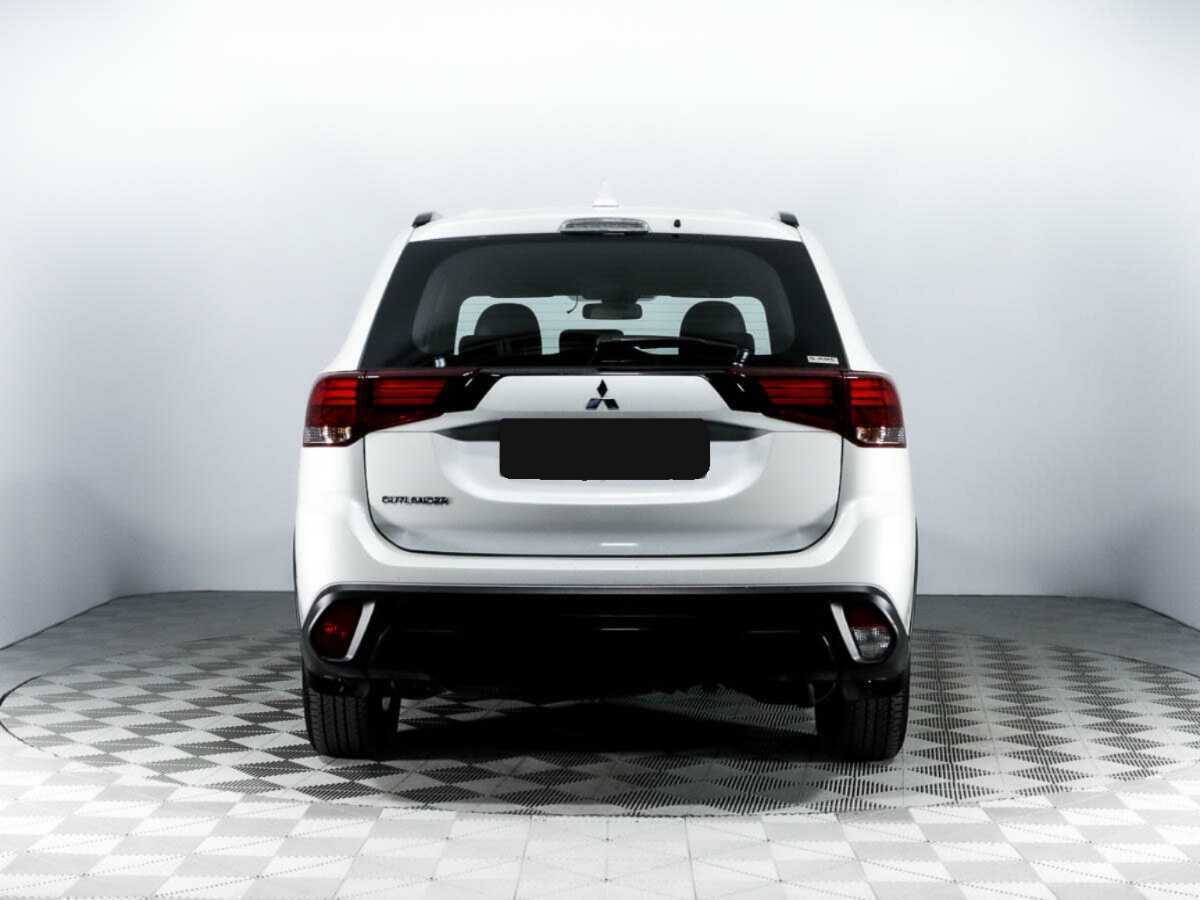 Mitsubishi Outlander с пробегом — 2021 год. Фото: #5