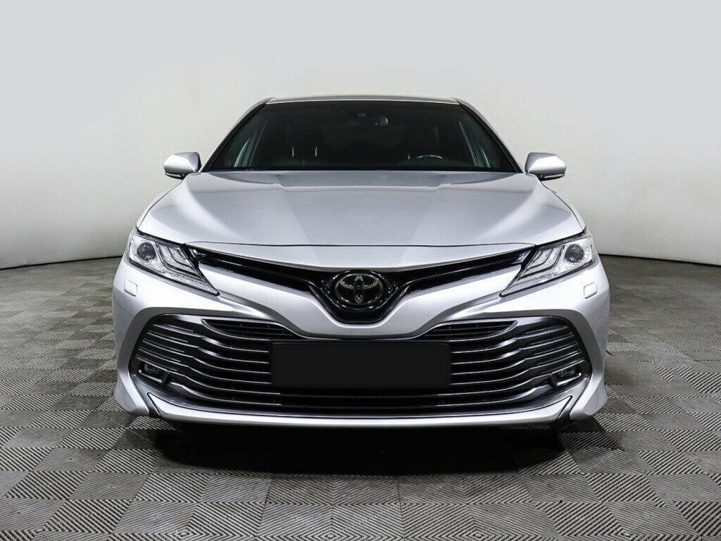 Toyota Camry с пробегом — 2018 год. Посмотреть фото