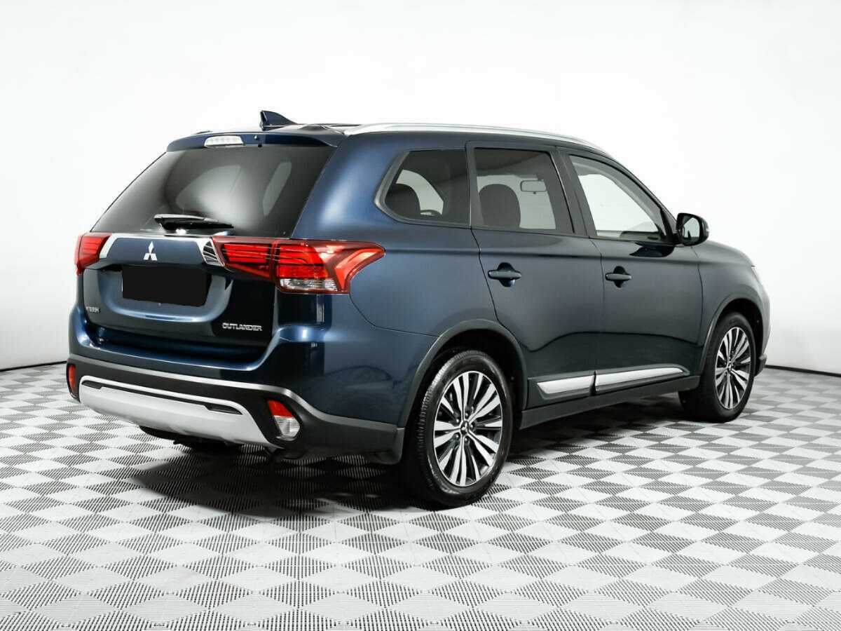 Mitsubishi Outlander с пробегом — 2018 год. Фото: #3