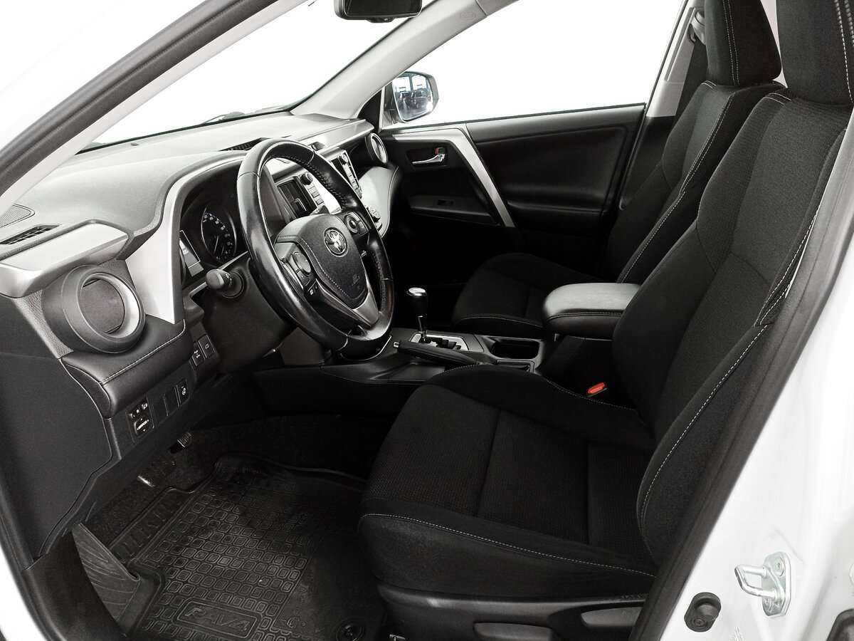 Toyota RAV4 с пробегом — 2019 год. Фото: #13
