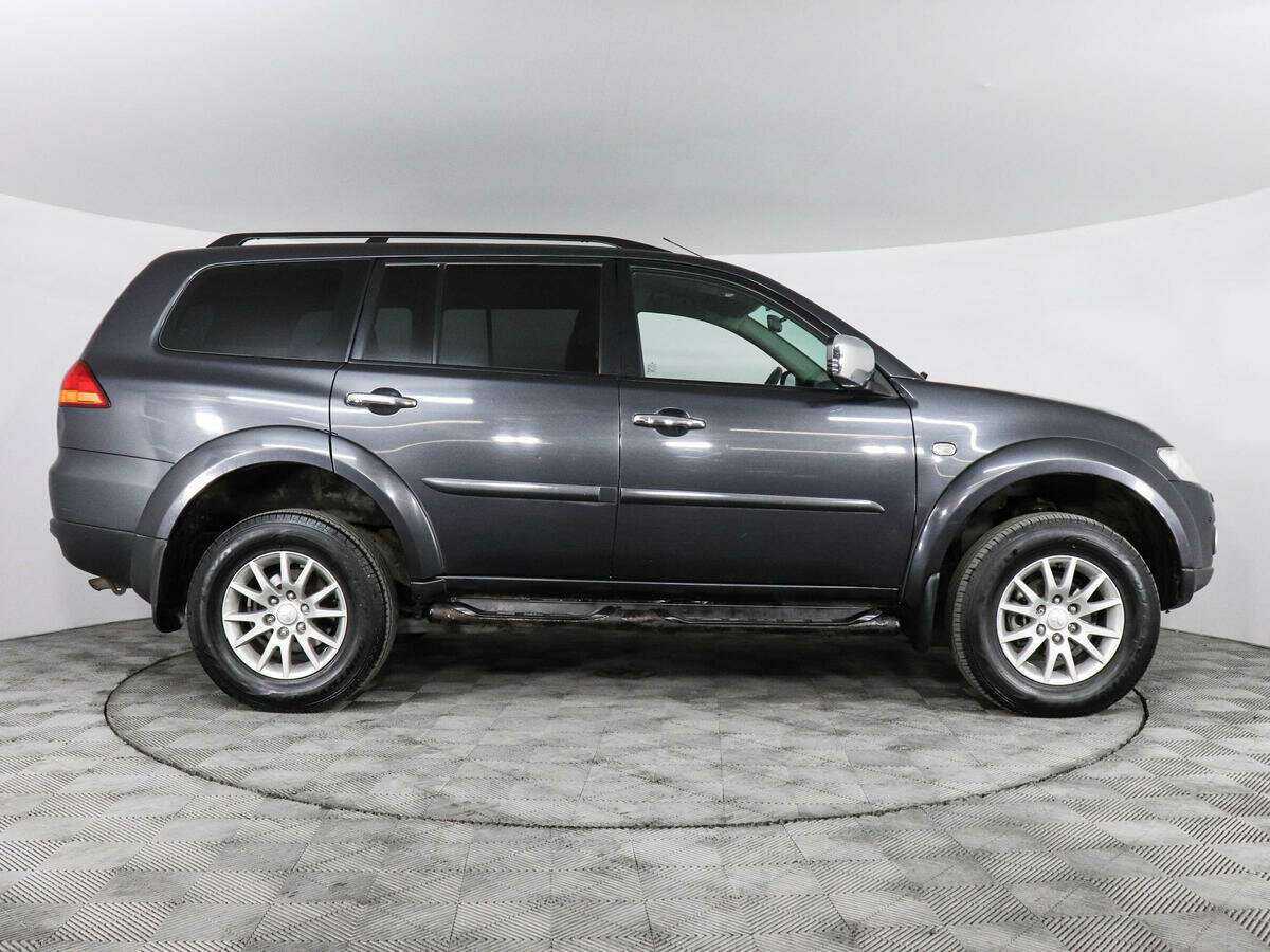 Mitsubishi Pajero Sport с пробегом — 2012 год. Фото: #3
