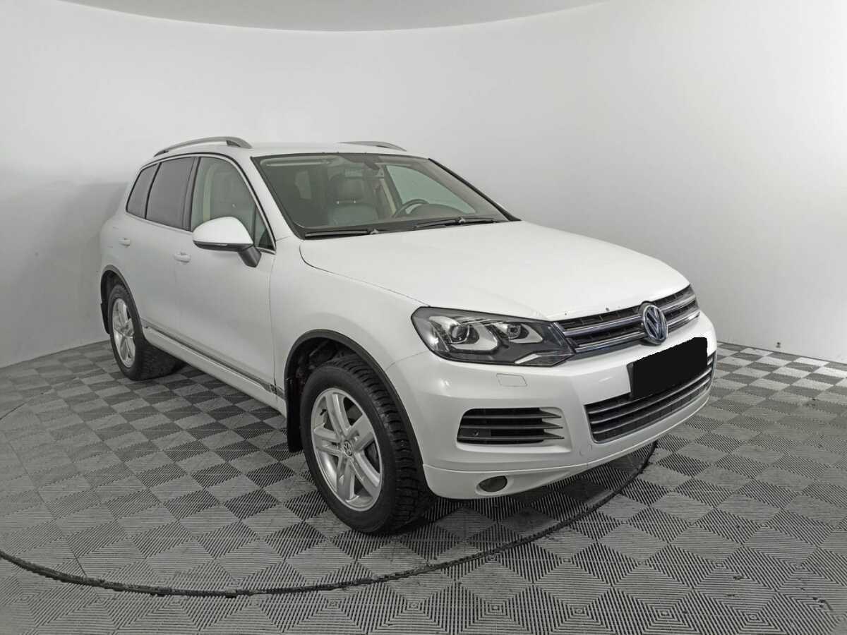 Volkswagen Touareg с пробегом — 2013 год. Фото: #2