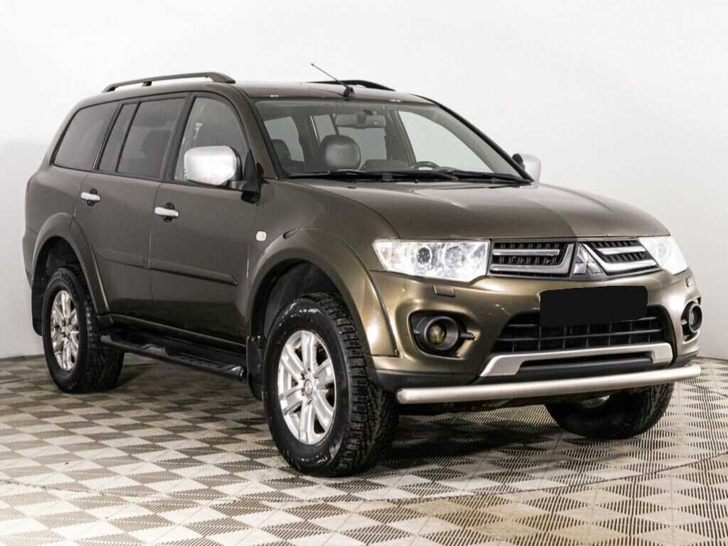 Mitsubishi Pajero Sport с пробегом — 2014 год. Фото: #2