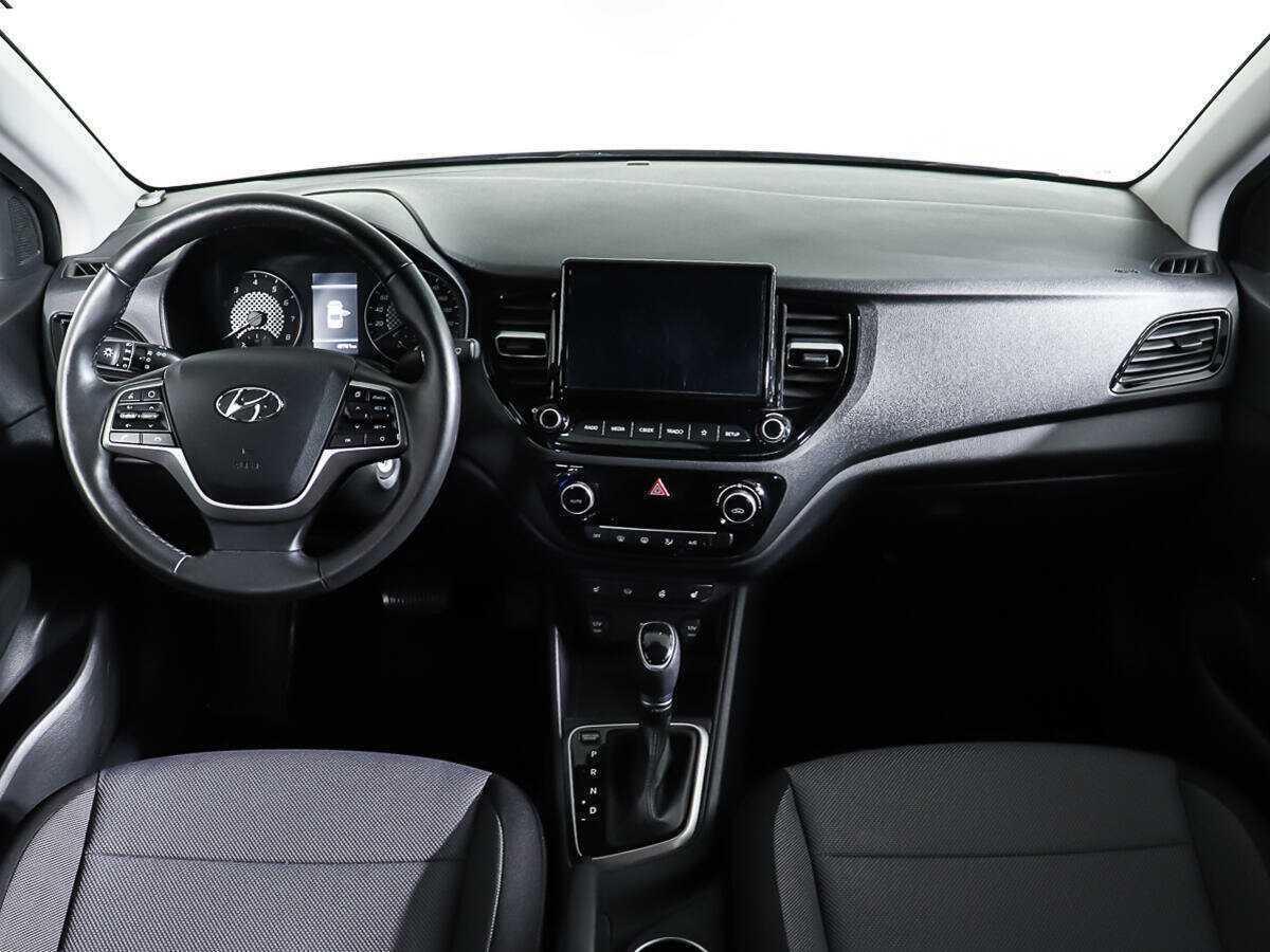 Hyundai Solaris с пробегом — 2022 год. Фото: #12