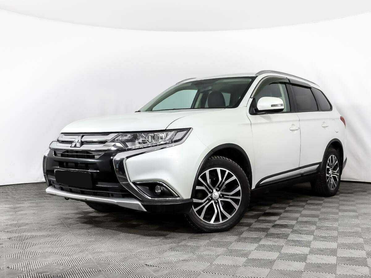 Mitsubishi Outlander с пробегом — 2016 год. Посмотреть фото