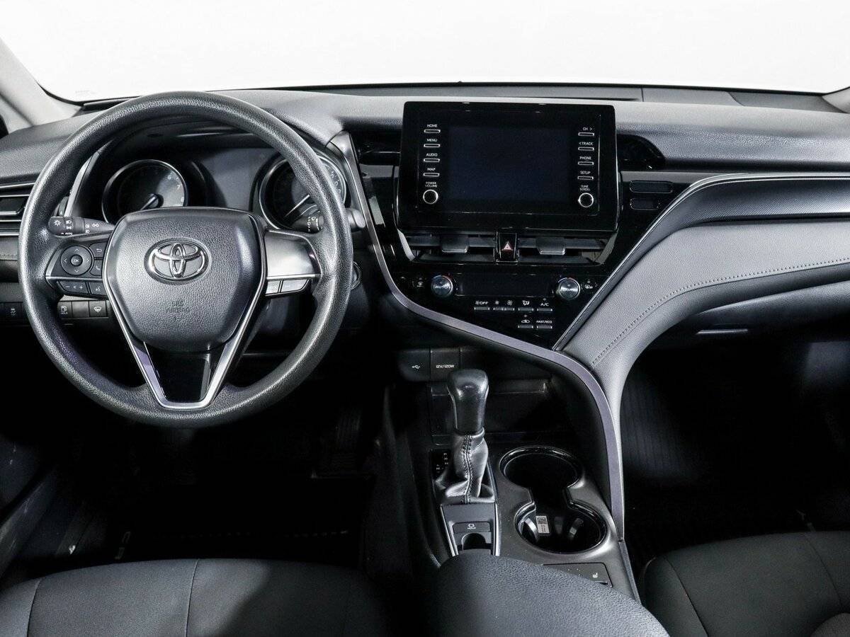 Toyota Camry с пробегом — 2021 год. Фото: #11
