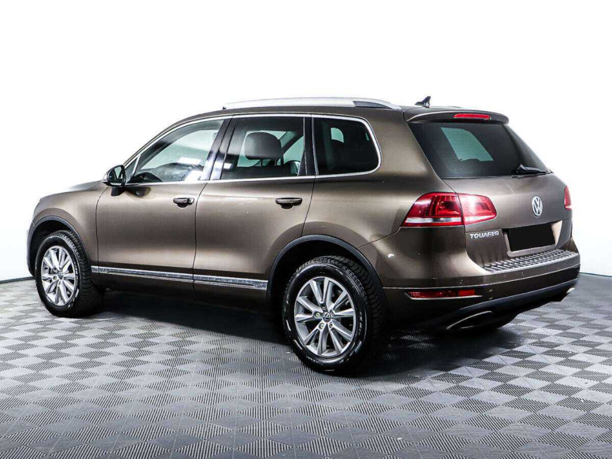 Volkswagen Touareg с пробегом — 2013 год. Фото: #6