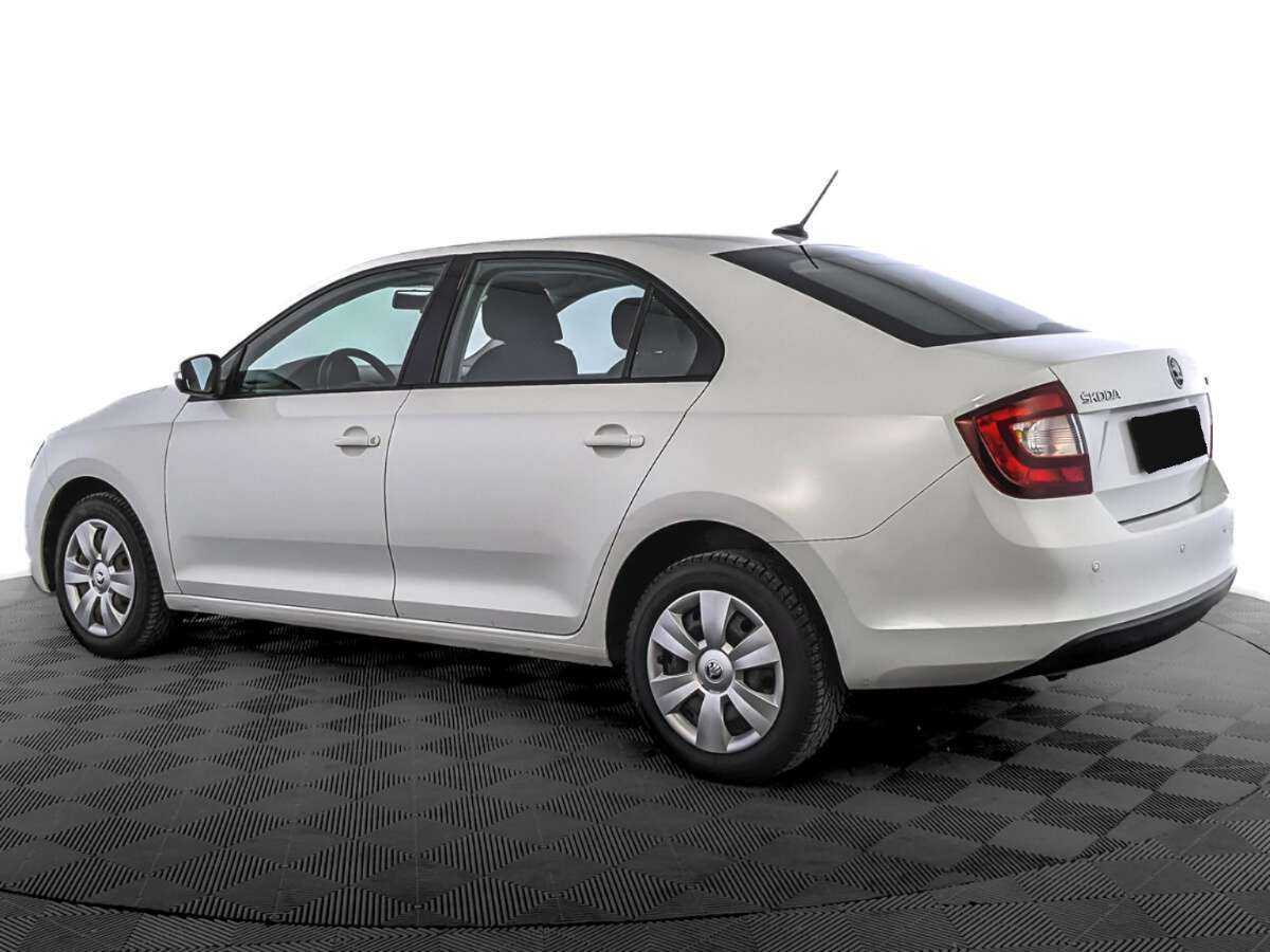 Skoda Rapid с пробегом — 2018 год. Фото: #6