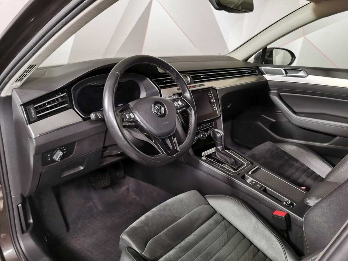 Volkswagen Passat с пробегом — 2018 год. Фото: #13