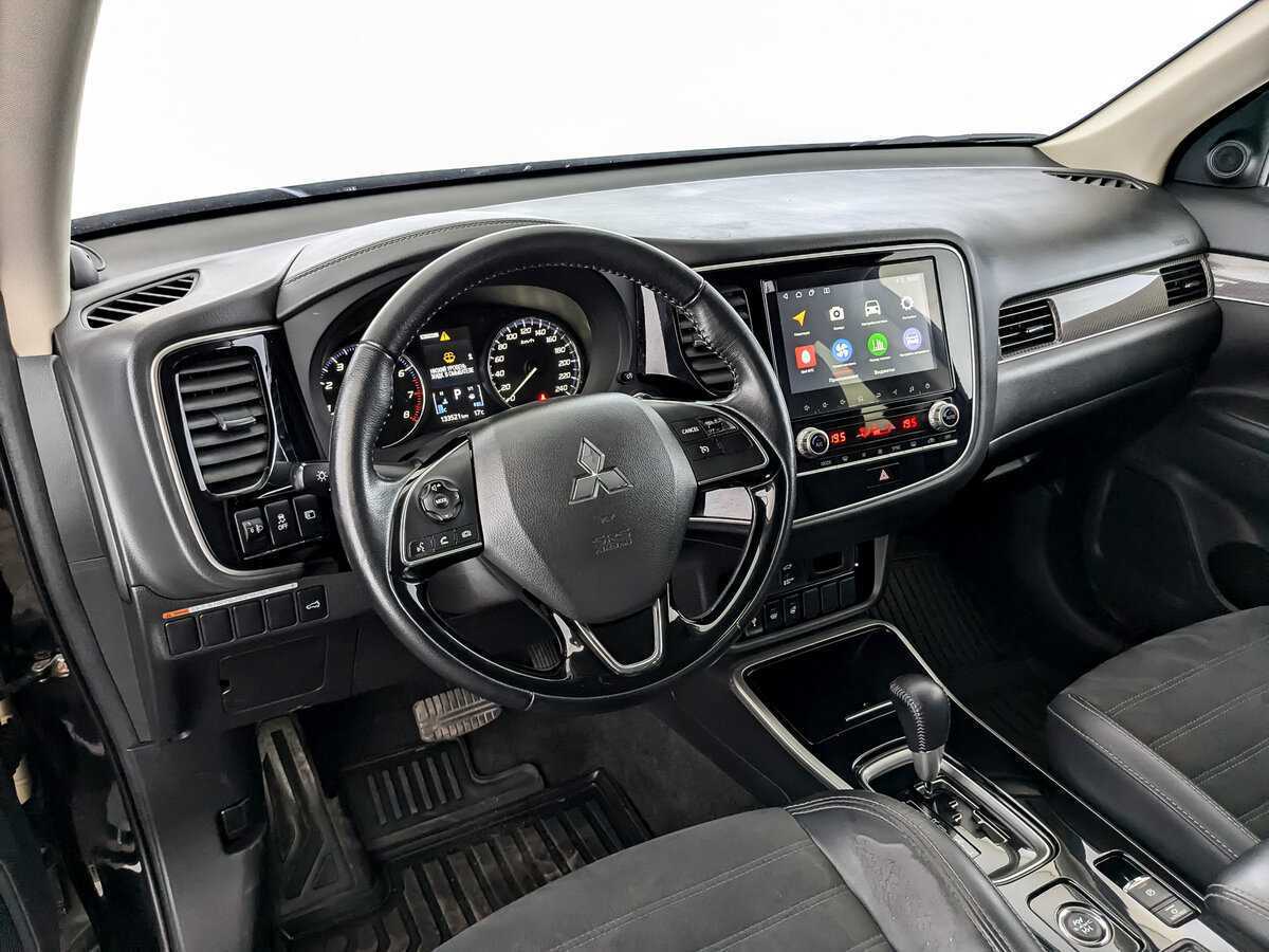 Mitsubishi Outlander с пробегом — 2021 год. Фото: #15