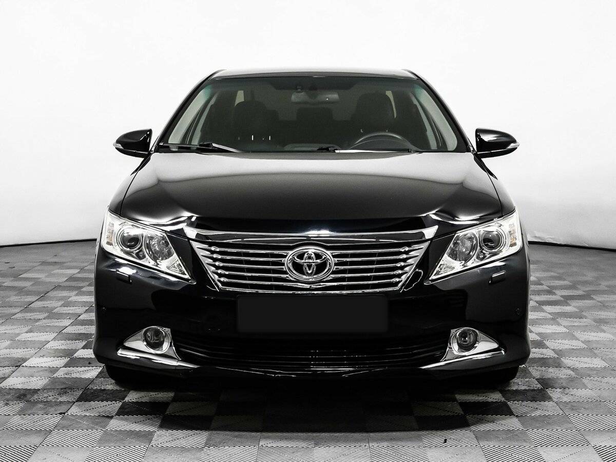 Toyota Camry с пробегом — 2012 год. Фото: #1
