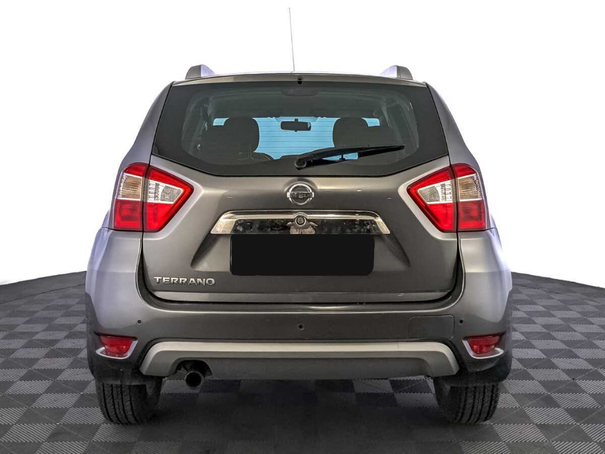 Nissan Terrano с пробегом — 2015 год. Фото: #5