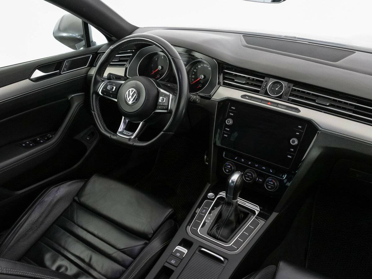 Volkswagen Passat с пробегом — 2018 год. Фото: #8