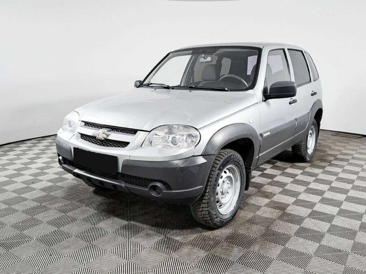 Chevrolet Niva с пробегом — 2013 год. Фото: #0