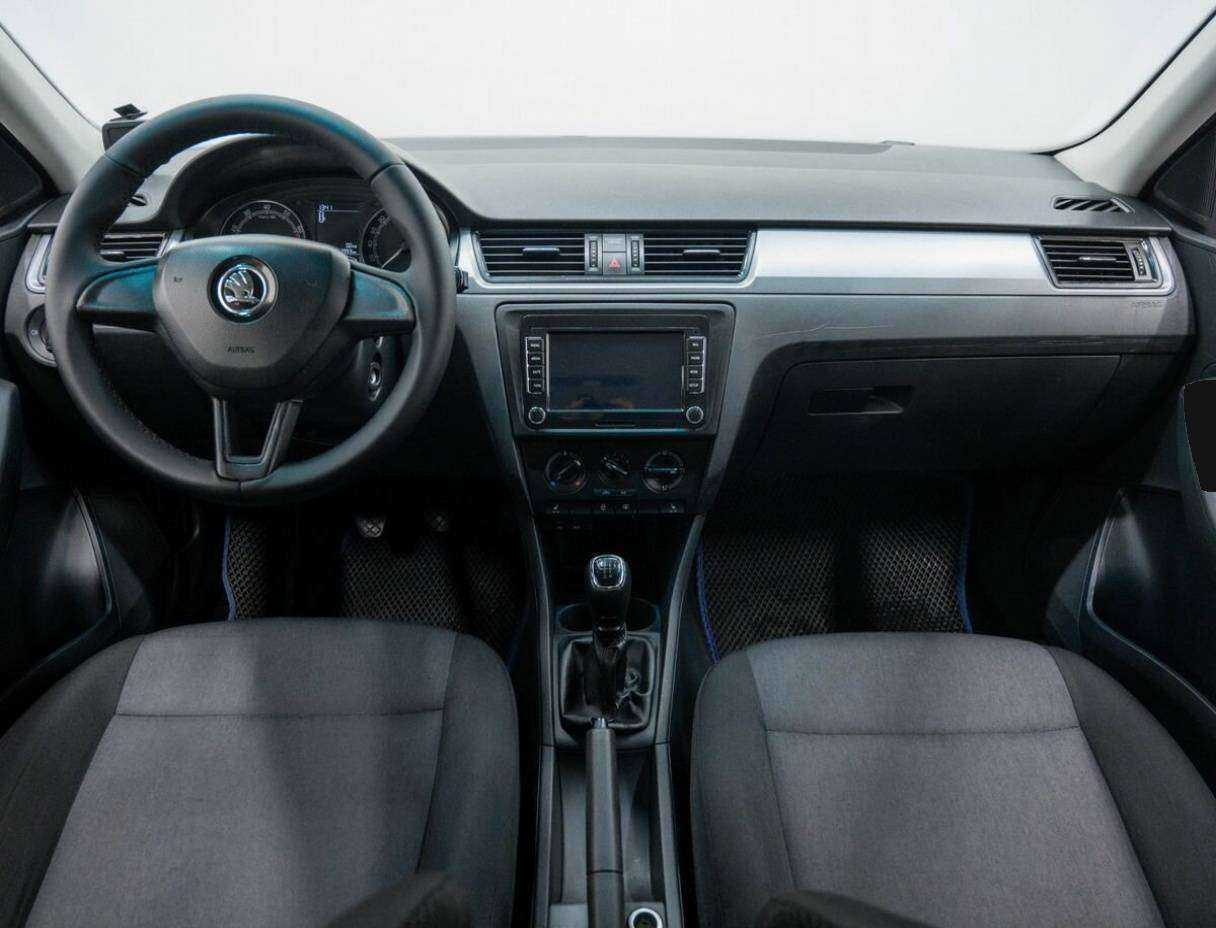 Skoda Rapid с пробегом — 2017 год. Фото: #13