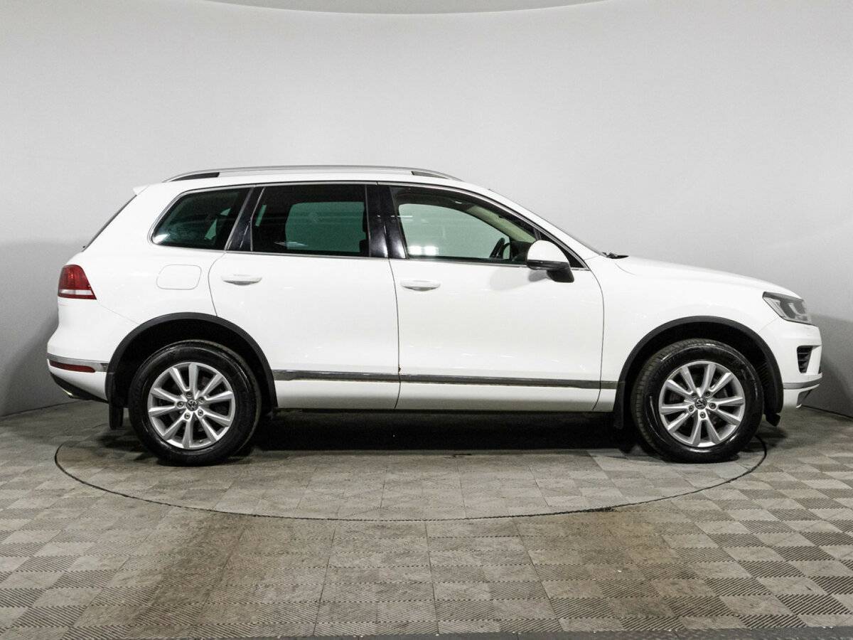 Volkswagen Touareg с пробегом — 2016 год. Фото: #3