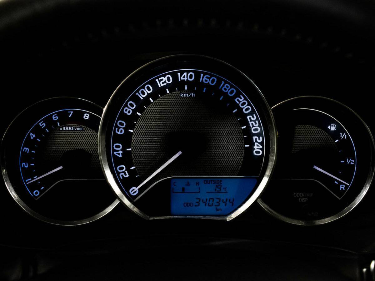 Toyota Corolla с пробегом — 2013 год. Фото: #18