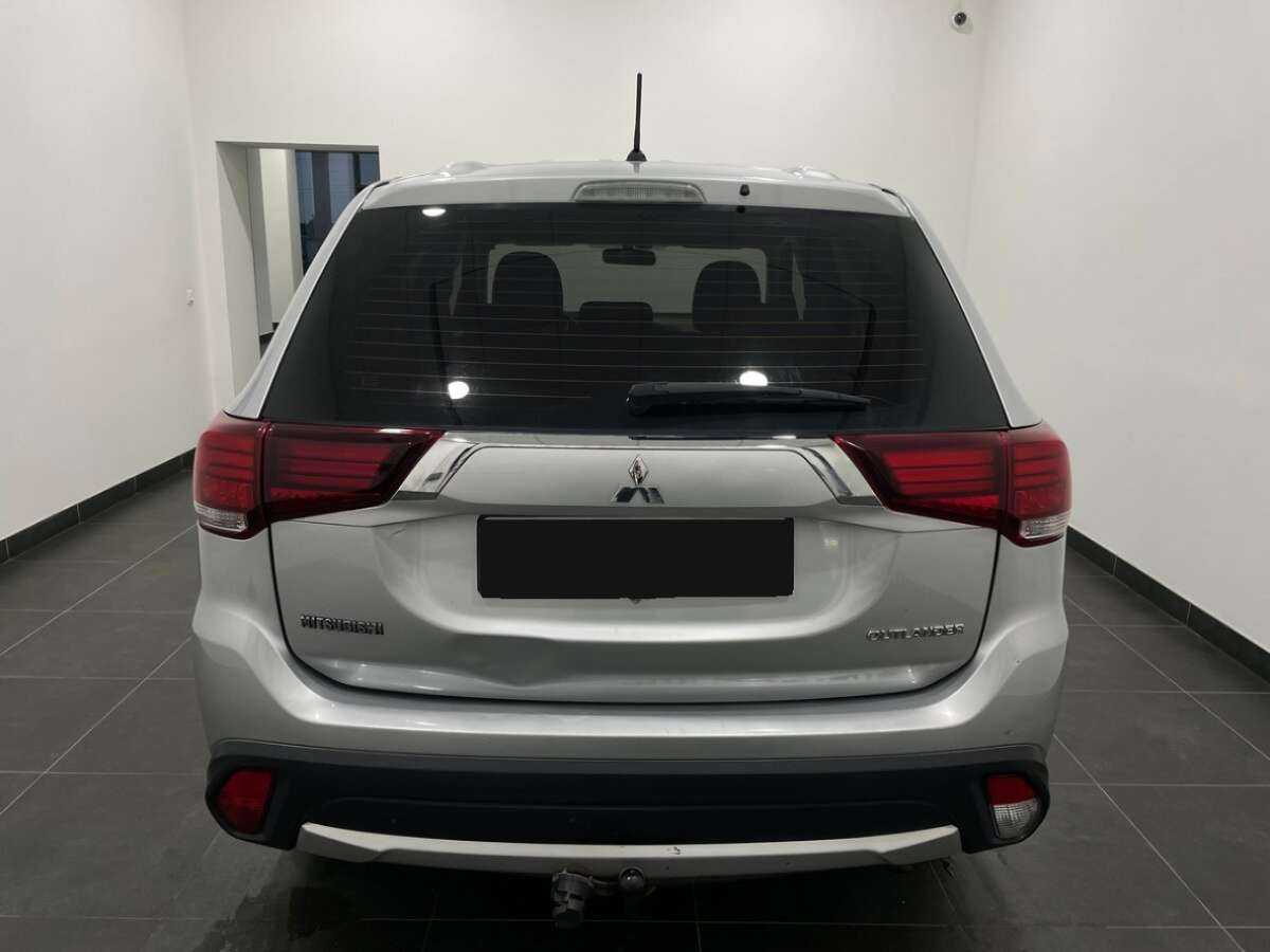 Mitsubishi Outlander с пробегом — 2016 год. Фото: #3
