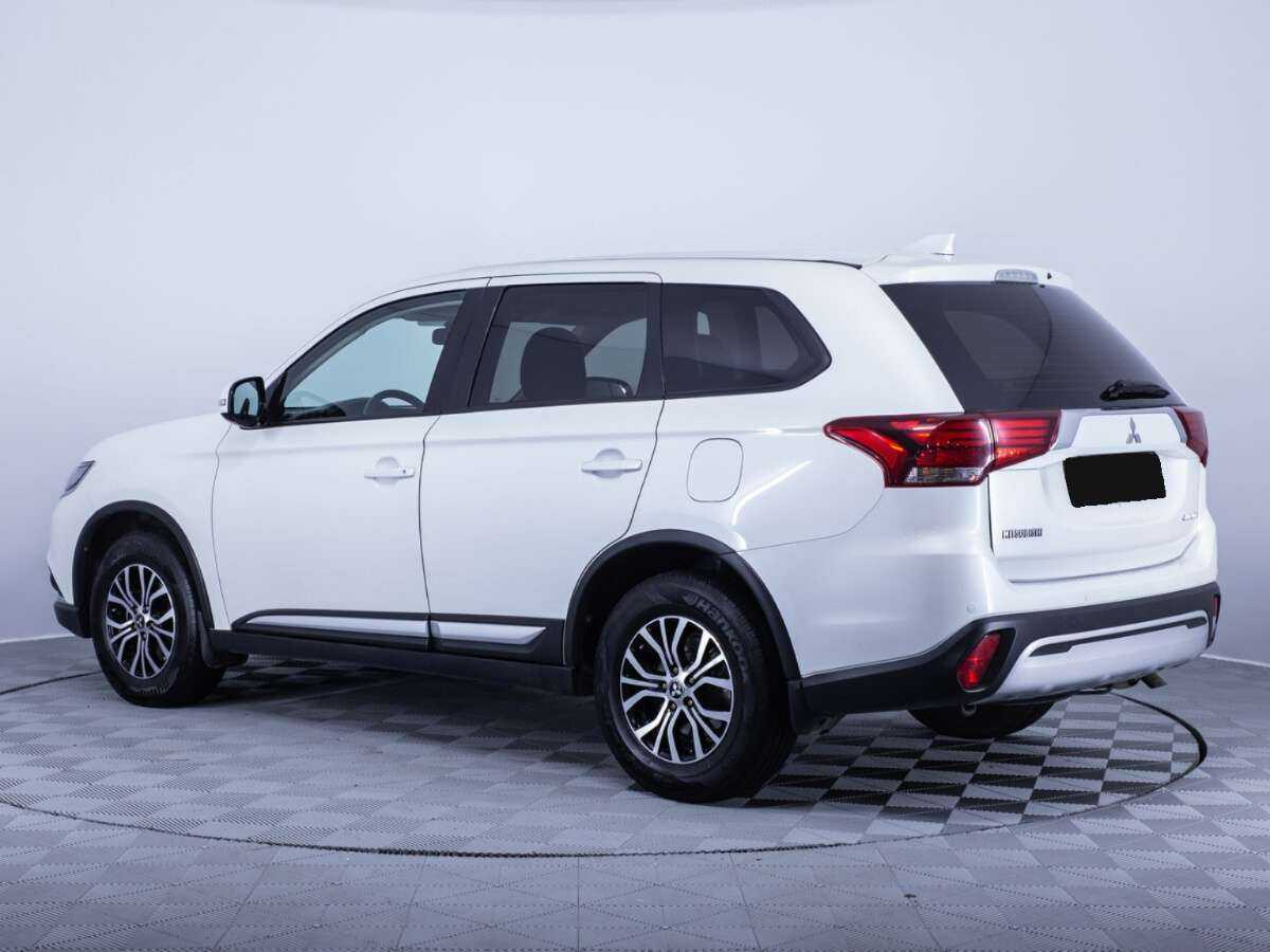 Mitsubishi Outlander с пробегом — 2020 год. Фото: #6