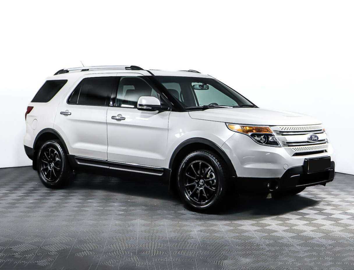 Ford Explorer с пробегом — 2012 год. Фото: #2