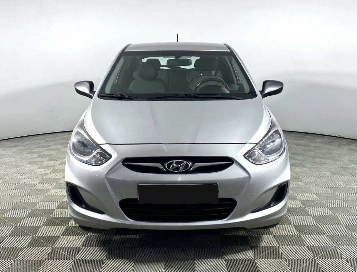 Hyundai Solaris с пробегом — 2014 год. Фото: #1