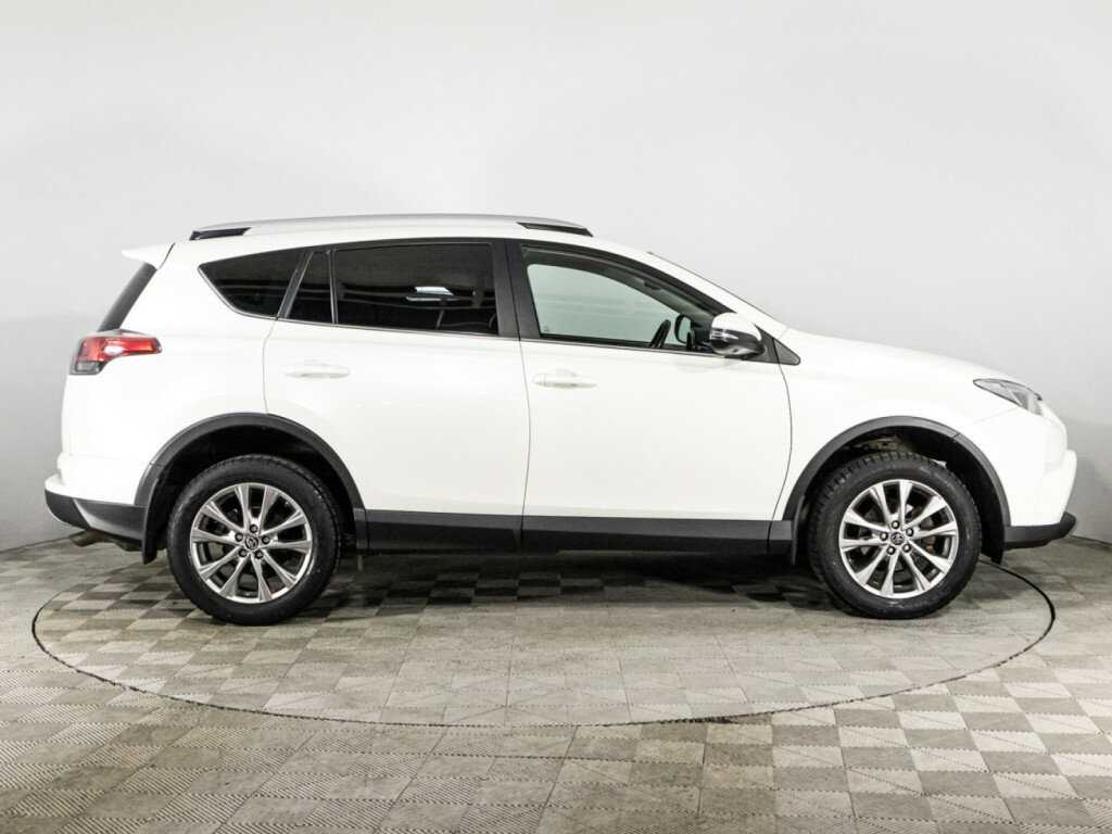 Toyota RAV4 с пробегом — 2017 год. Фото: #3