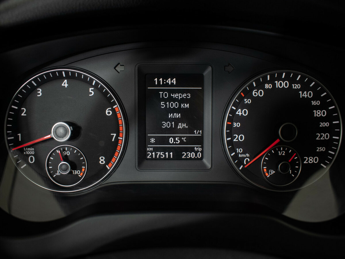 Volkswagen Jetta с пробегом — 2012 год. Фото: #11