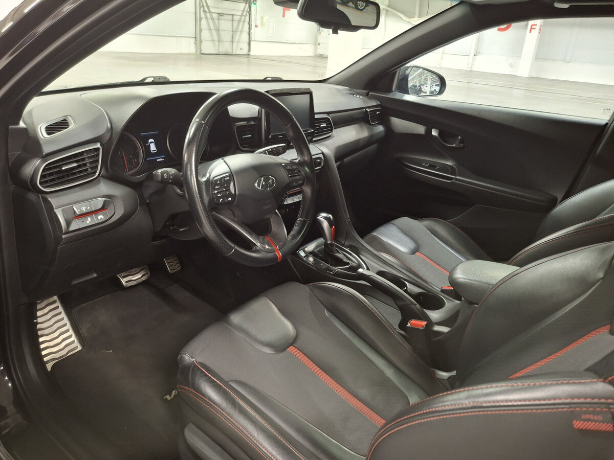 Hyundai Veloster с пробегом — 2019 год. Фото: #15