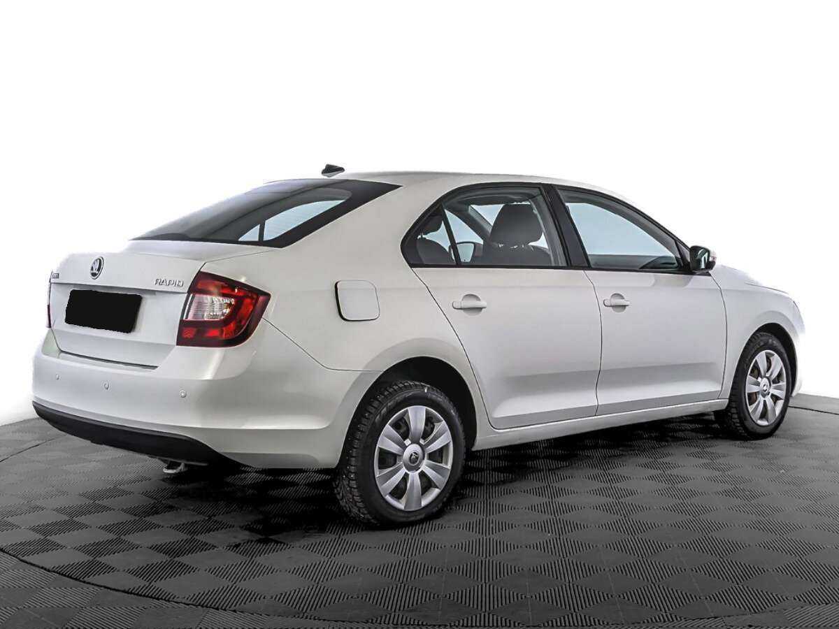 Skoda Rapid с пробегом — 2018 год. Фото: #4