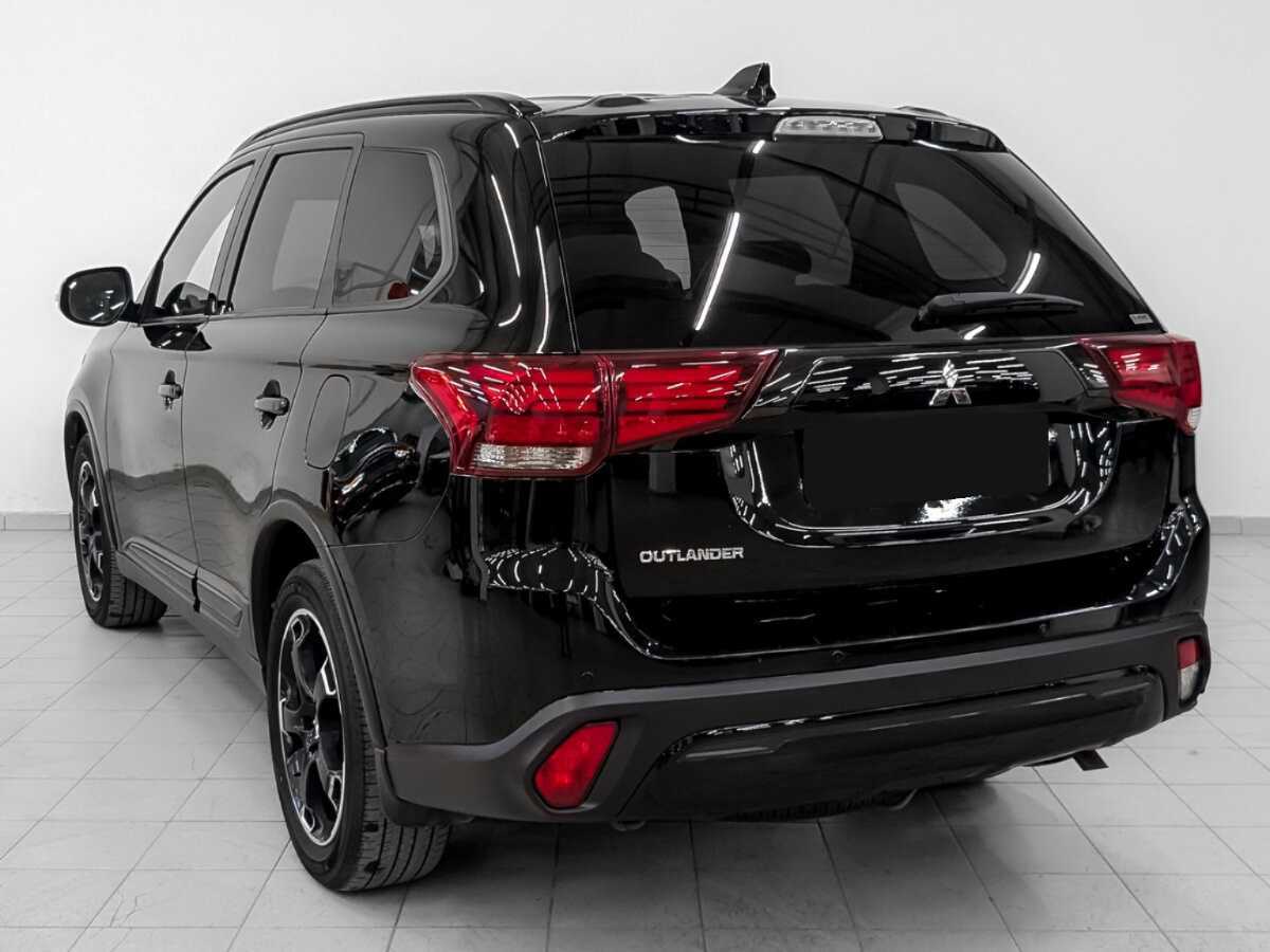 Mitsubishi Outlander с пробегом — 2021 год. Фото: #6