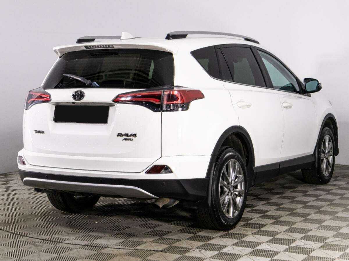 Toyota RAV4 с пробегом — 2018 год. Фото: #4