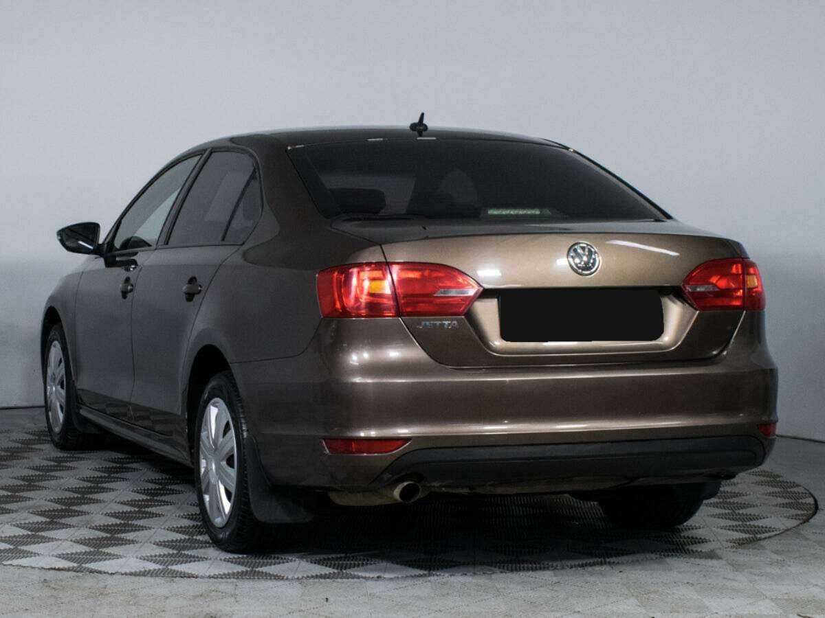 Volkswagen Jetta с пробегом — 2012 год. Фото: #6