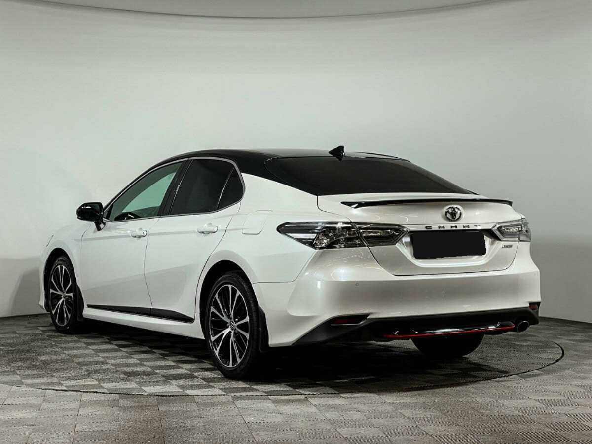 Toyota Camry с пробегом — 2020 год. Фото: #6