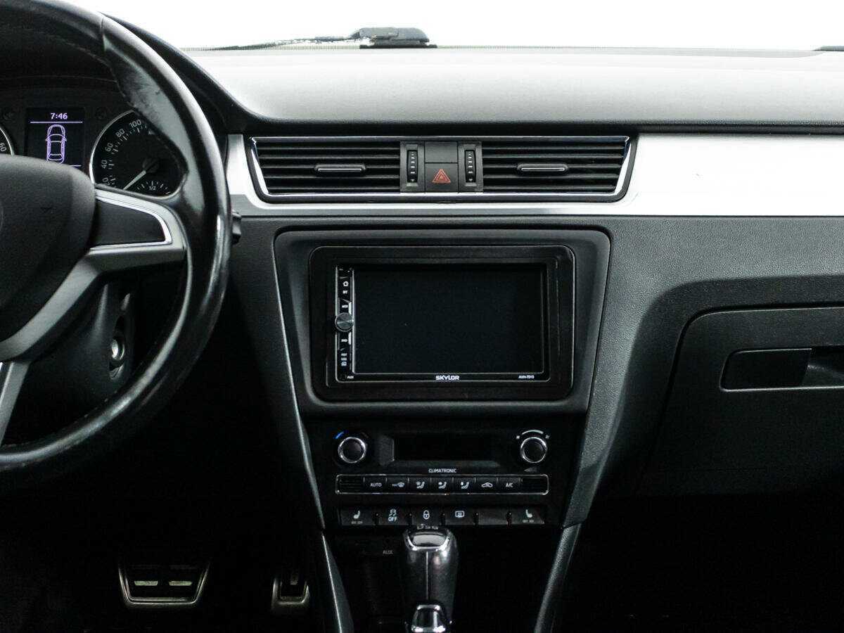 Skoda Rapid с пробегом — 2014 год. Фото: #8