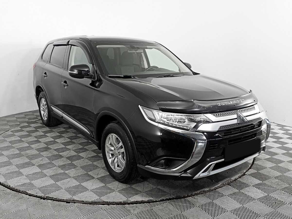 Mitsubishi Outlander с пробегом — 2021 год. Фото: #2